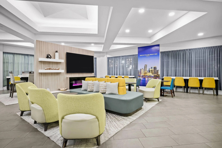 La Quinta Inn & Suites by Wyndham Miami Airport West photo 24
