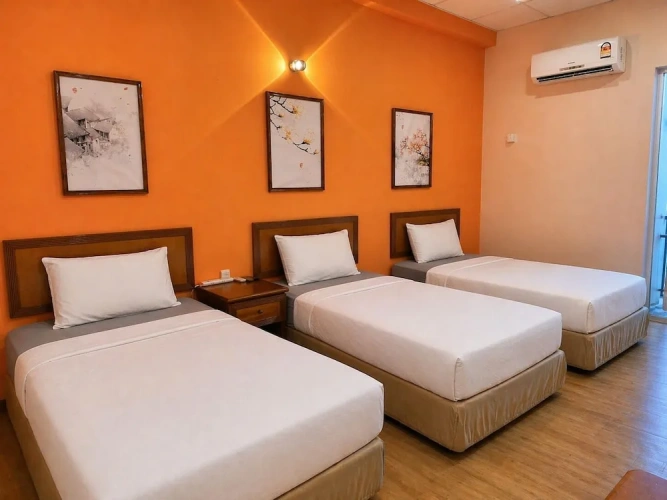 Standard Triple room with balcony