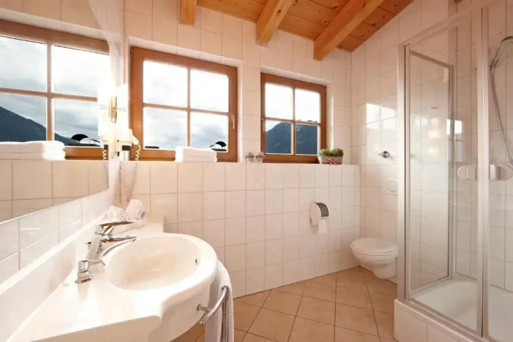 Standard Twin room with balcony