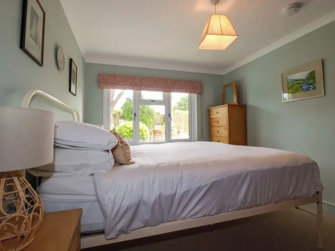 6 Trelawney Court