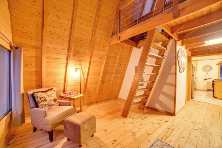 Studio Steps to Kenai River w/ Fire Pit!