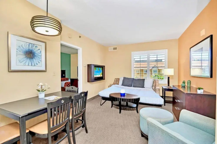Condo With Hot Tub and Pool