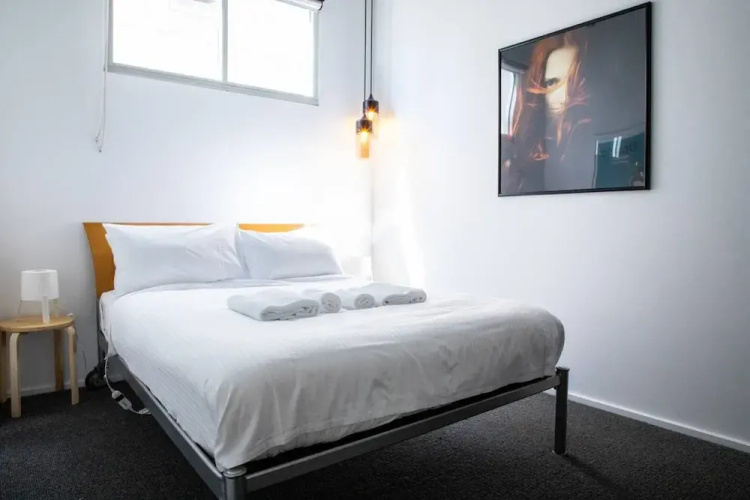 Stylish Warehouse Convert 2 Bedroom Apartment
