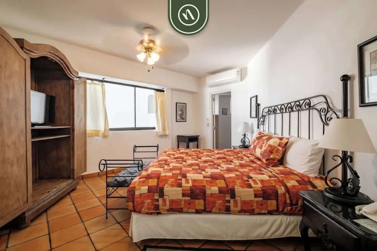 Amazing 2 BR Condo Overlooking the Pool - Romantic Zone