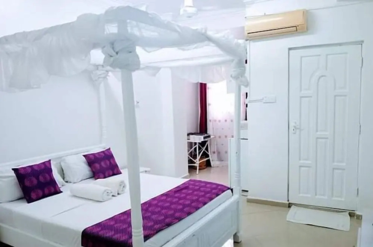 Lux Suites Bustani studio Apartments