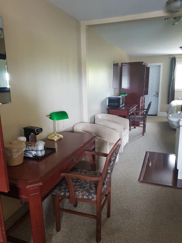 Seaport Inn