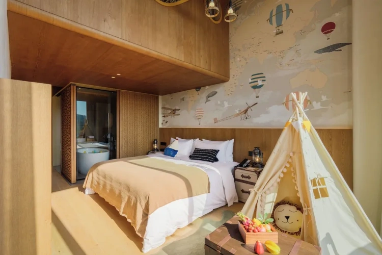 Standard Family Duplex room with balcony and with land view