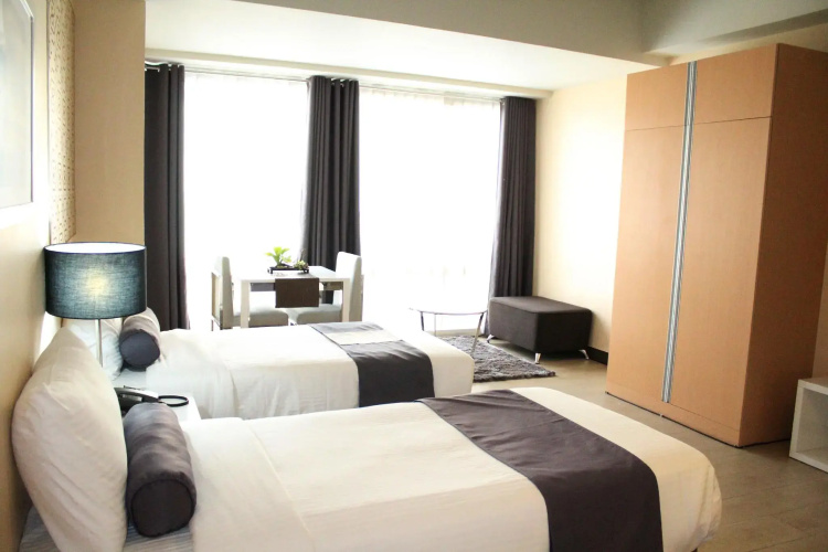 CSuites at Two Central Residences