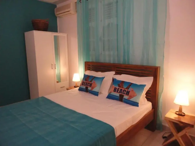 3 Bedrooms Cottage