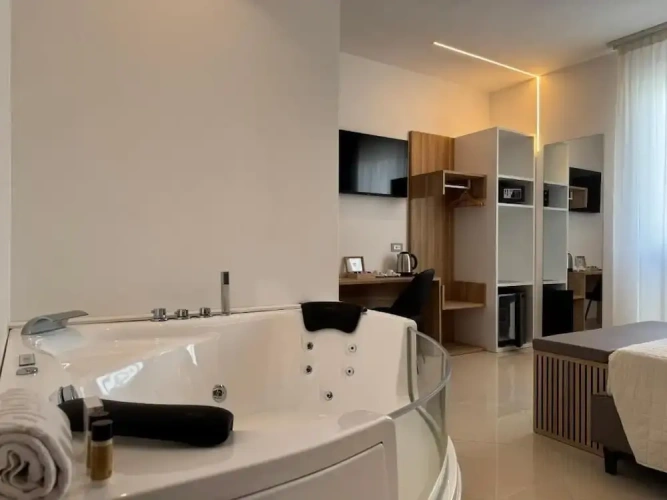 Deluxe Suite