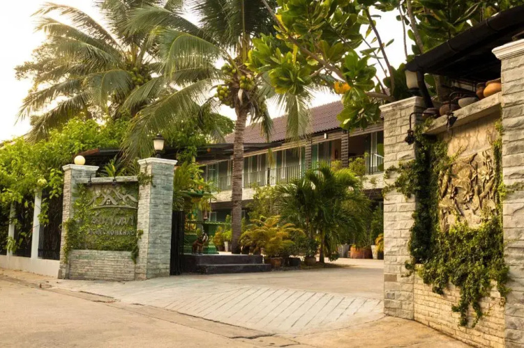 Baan Chom Khao
