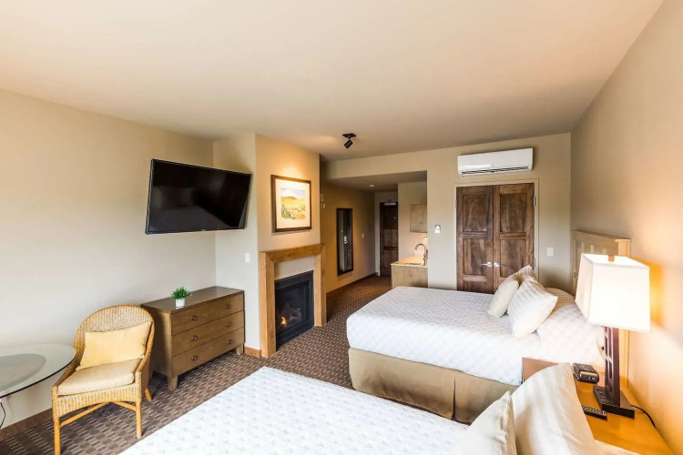 The Lodge at Columbia Point
