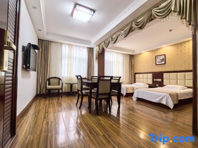 Deluxe Double Suite