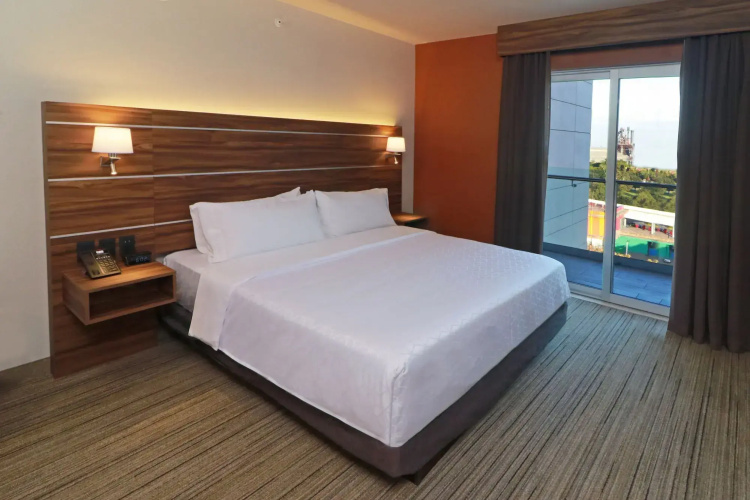 Holiday Inn Express Monterrey Fundidora by IHG