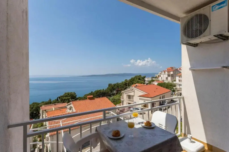 Apartments and rooms Vedra