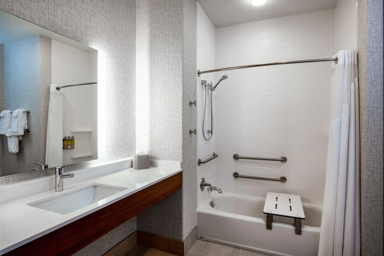 Holiday Inn Express & Suites Beloit photo 12