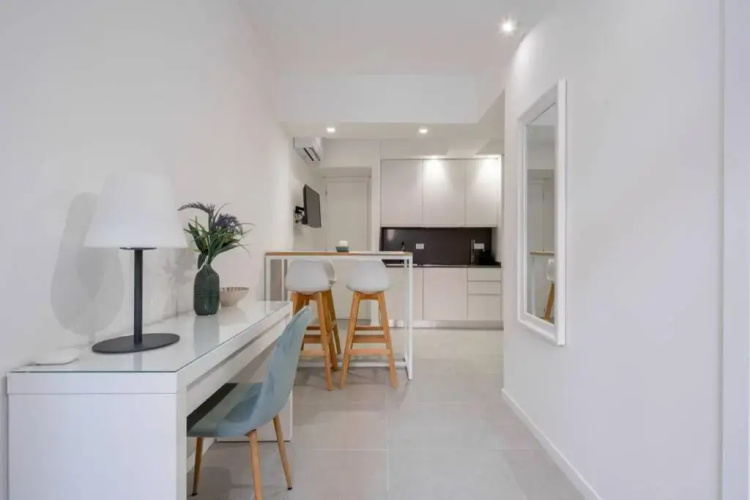 Ormesini Courtyard Apartment