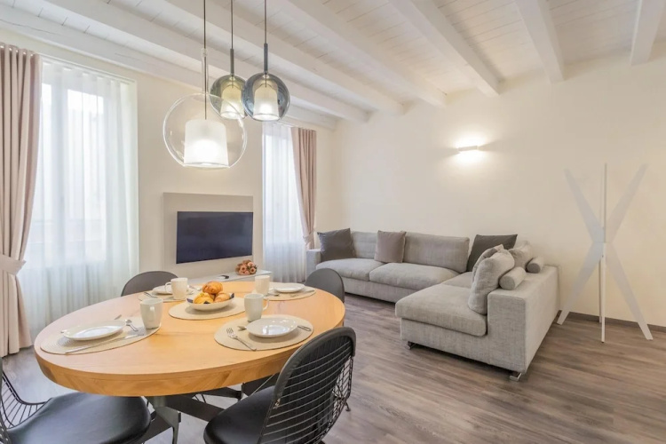 Modern Stylish Apartment in Como City