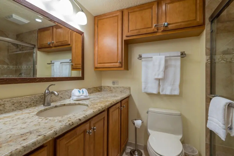 Kahana Reef 402 by RedAwning