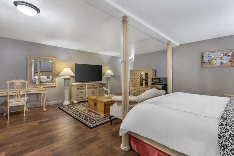 Hotel Fuzion Inn & Suites