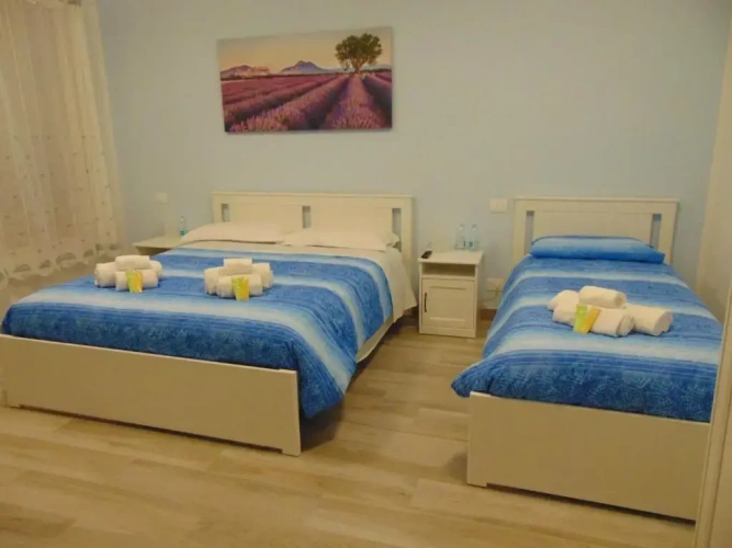 Standard Triple room