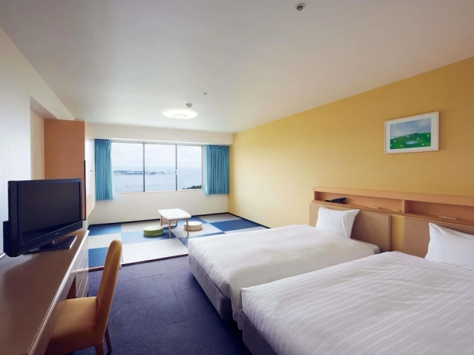 Standard Twin room with sea view