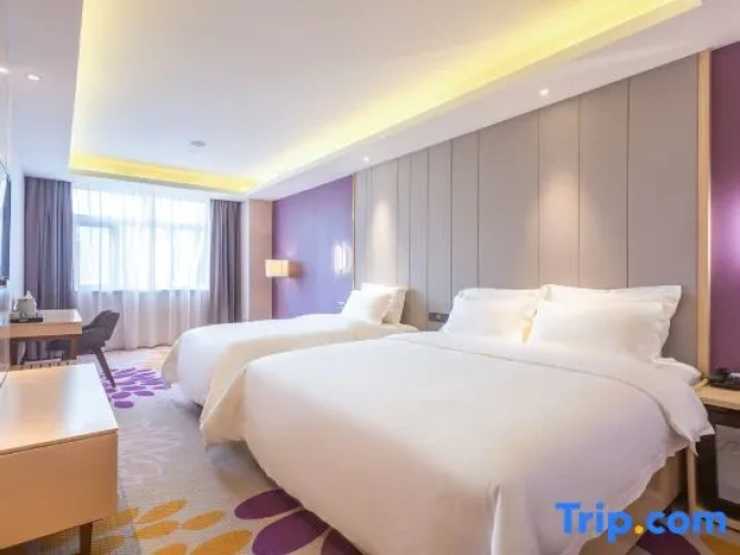Deluxe Triple Suite