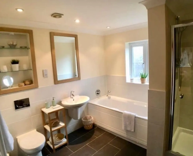 5 Bedrooms Cottage