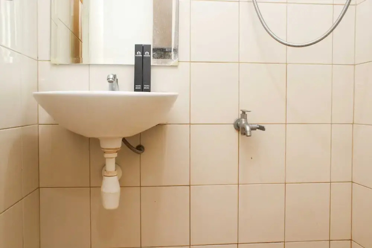 Comfortable And Minimalist Studio At Riverview Jababeka Apartment