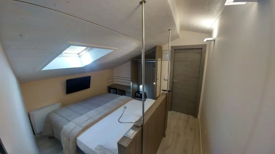 Apartment with partial sea view