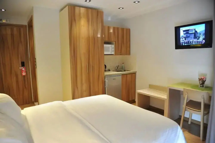 Elements Rooms and Apartments