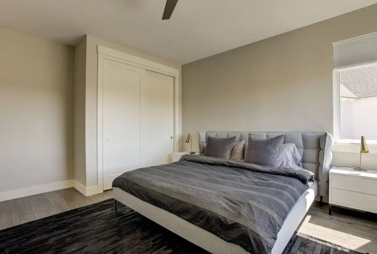 Ruby Peak   *30 Day Minimum 4 Bedroom Home by RedAwning