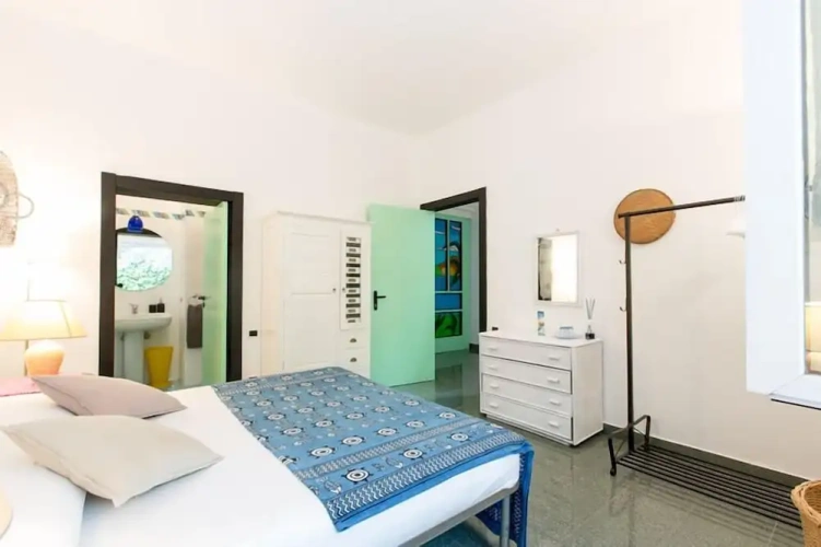 Standard Basement room