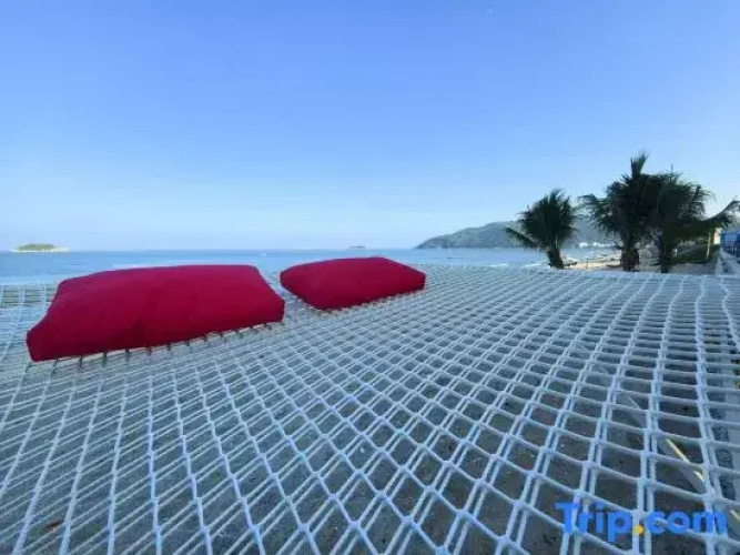 Cloud Coast Hotel