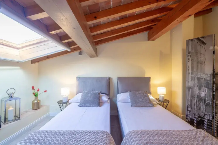 Borgo Albizi 6