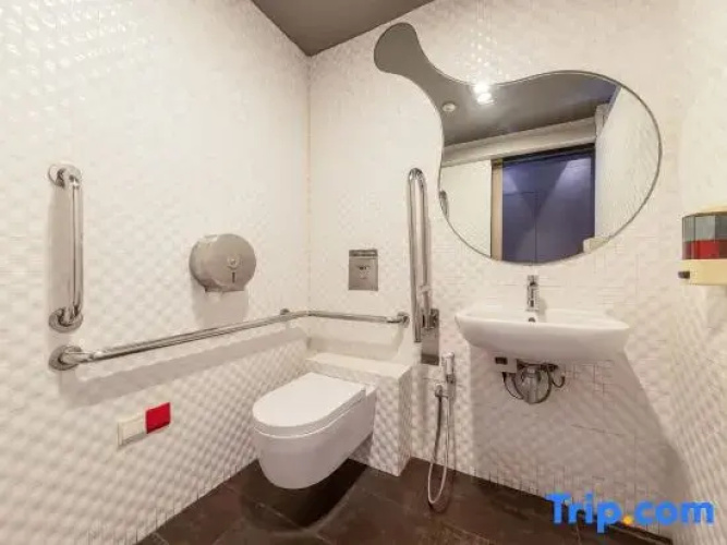 Bluewaters Female-Only Hostel