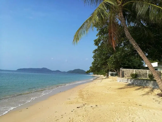 Apartment with balcony and with sea view