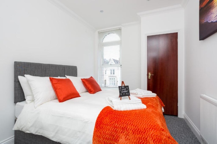 1 Bedroom Apartment