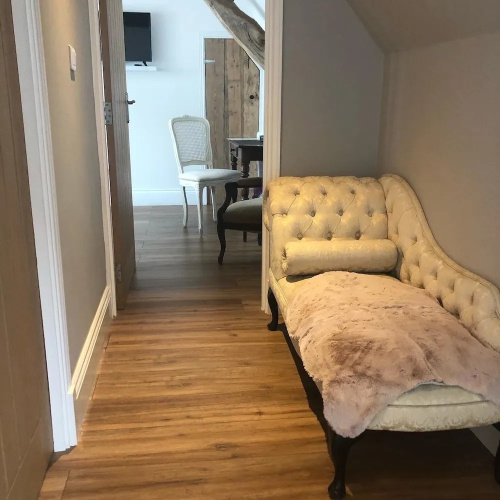 Frenes B & B