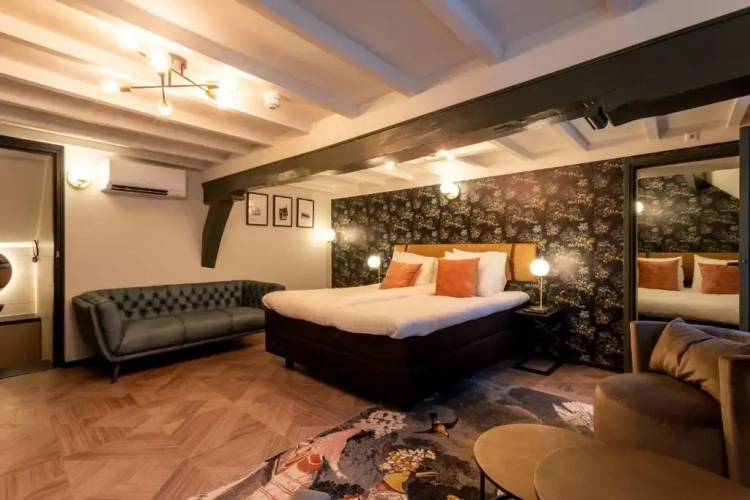 Deluxe Suite