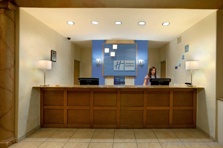 Holiday Inn Express Hotel & Suites Elgin