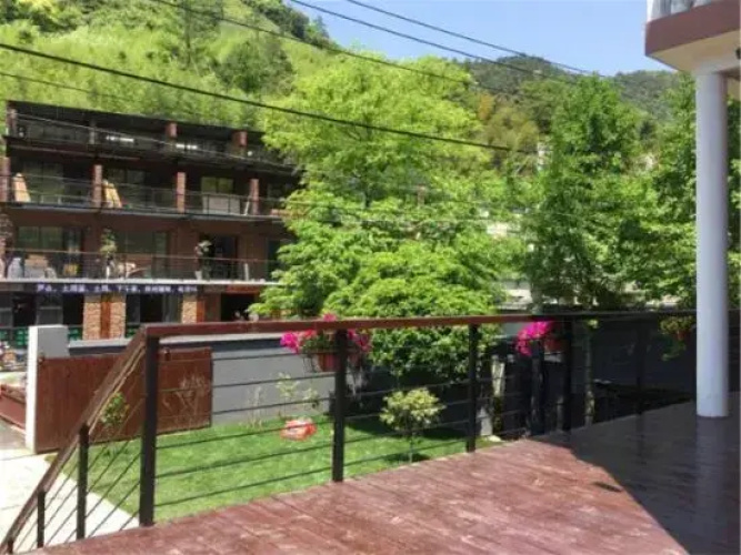 Moganzizai Cingjing Hot Spring B&B