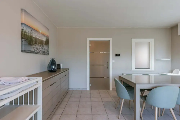 Huswell - Villa Near Beach With Double Parking