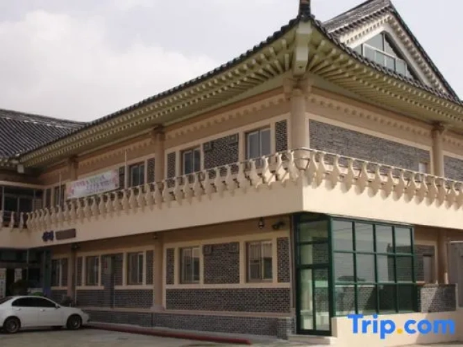 Shila Youth Hostel