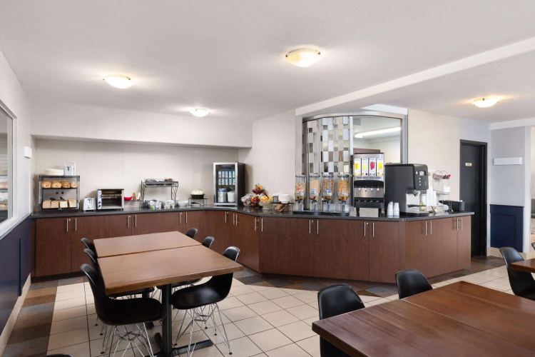 Super 8 by Wyndham St-Jerome photo 19