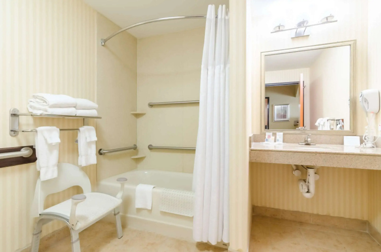 Comfort Suites Salina South