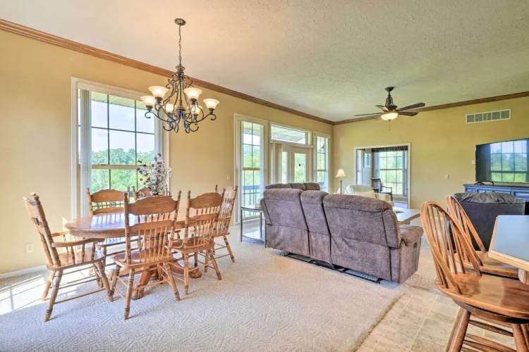 'angler's Ridge' Waterfront Family Getaway!