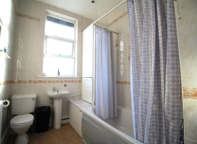 Bungalow - Sleeps 6 - Pets Ok - Garden - Parking