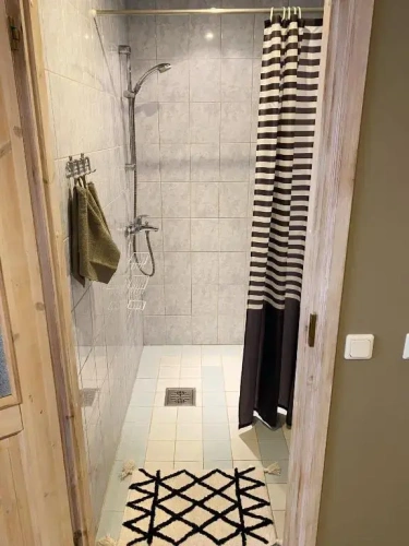 3 Bedrooms Apartment