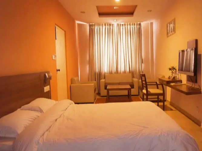1 Bedroom Deluxe Suite